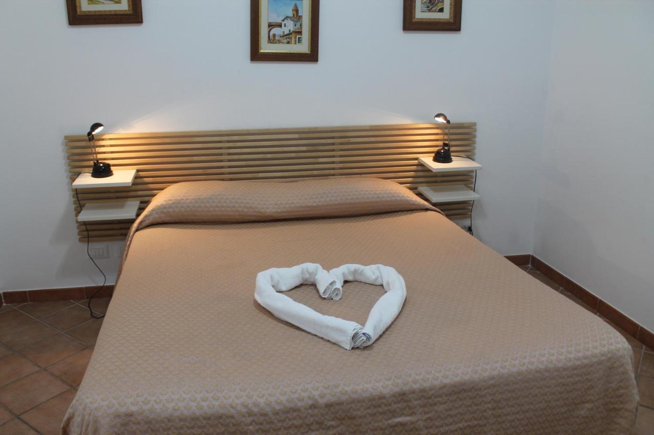 Residence Sol Levante Фраскаті Екстер'єр фото